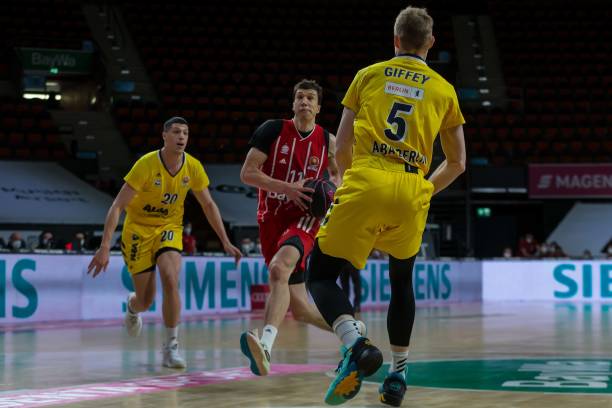 并使得球迷 并使得球迷